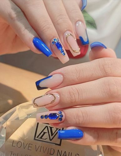 Ungles Lv Nails